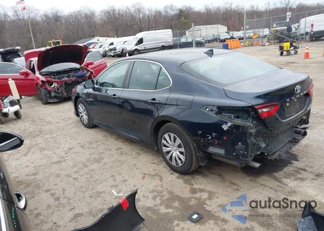 2021 Toyota Camry Le Hybrid z USA, uszkodzony, nr VIN 4T1C31AK8MU551328